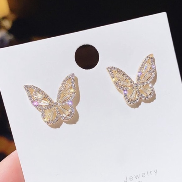 𝙡𝙖𝙨𝙩 𝙤𝙣𝙚⚡️💙 Butterfly Earrings Studs - Picture 7 of 9